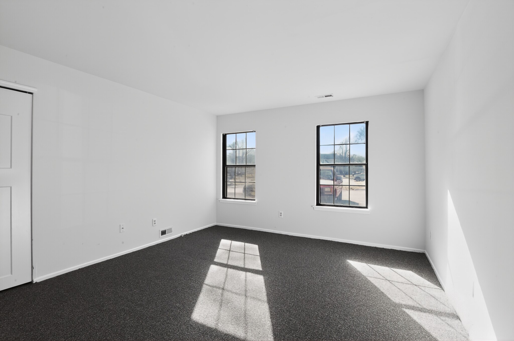 Building Photo - 2701 Canyon Ct