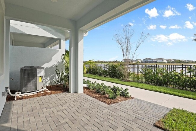 Building Photo - 4616 Longwood Lk Sq