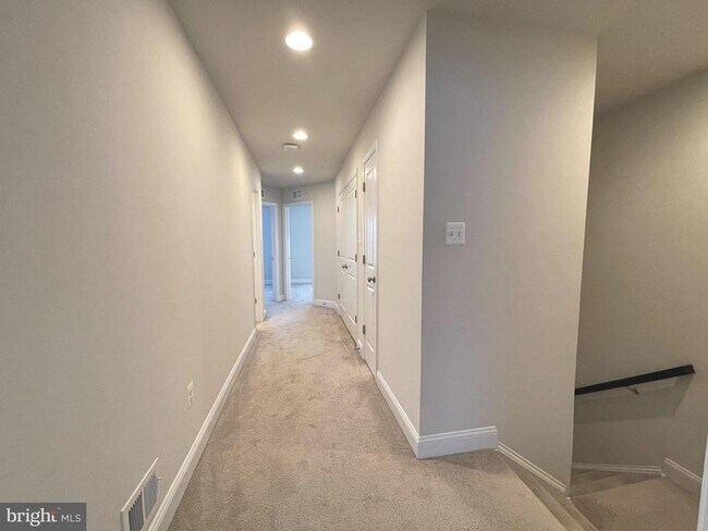 Building Photo - 3659 Duckhorn Way