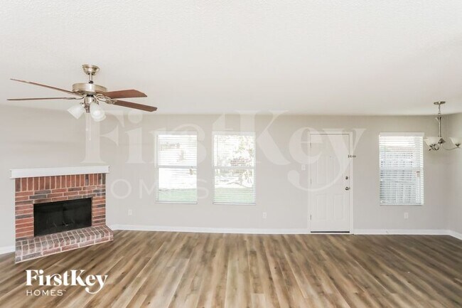 Building Photo - 1610 Cliffbrook Dr