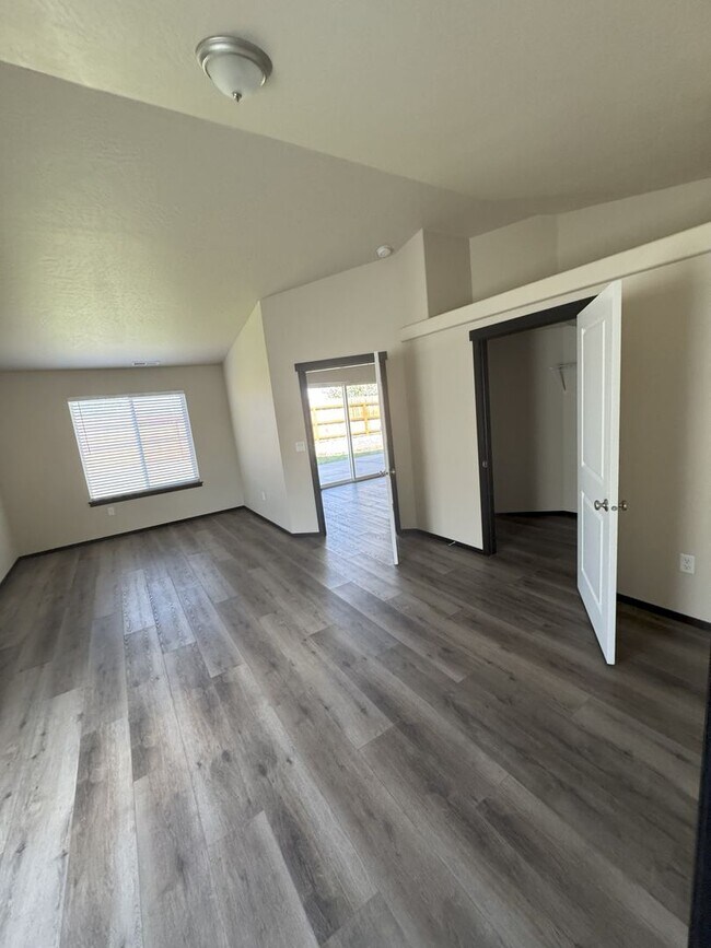 Building Photo - 363 Cardinal Pl
