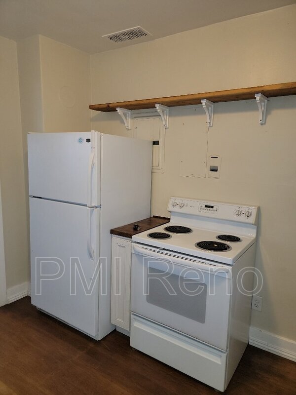 Building Photo - 315 Ryland St