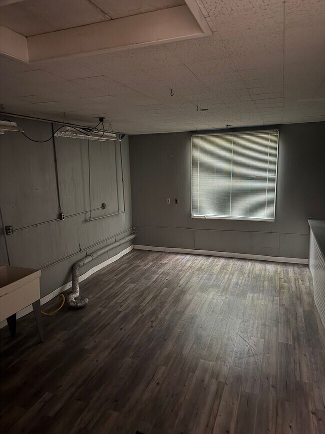 Building Photo - Awesome Property for an Awesome Price
