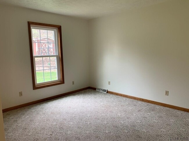 Building Photo - 133 Anderson Ln