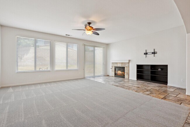 Building Photo - 84126 Canzone Dr