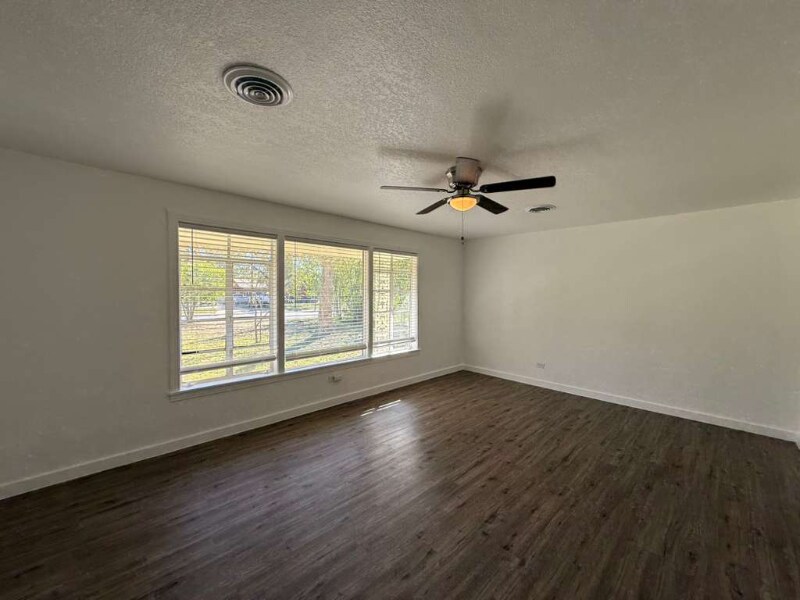 Building Photo - 2503 Jupe Dr