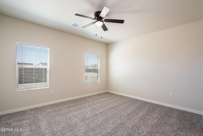 Building Photo - 11472 VAN NUYS Dr