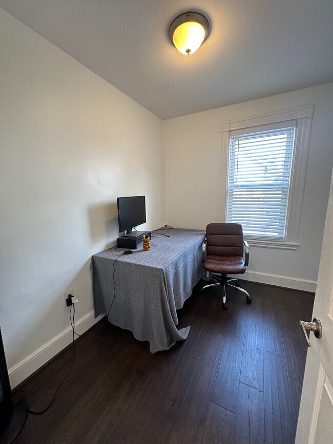 Building Photo - 148 Orange St