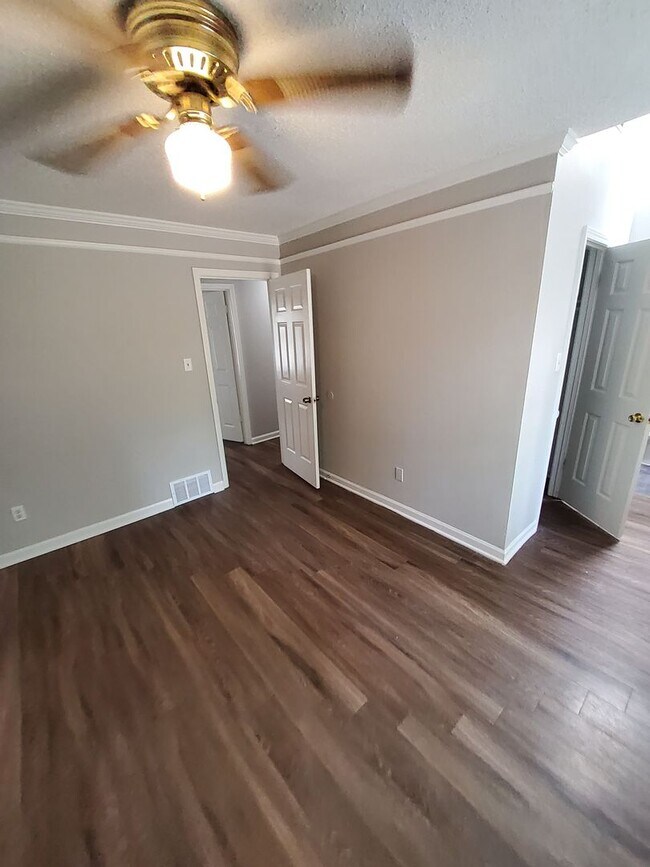 Building Photo - 4439 Stoney Creek Cove