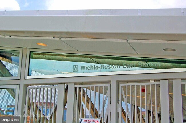 Building Photo - 11800 Sunset Hills Rd