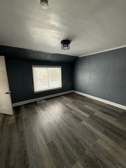 Building Photo - 2295 Kendall St