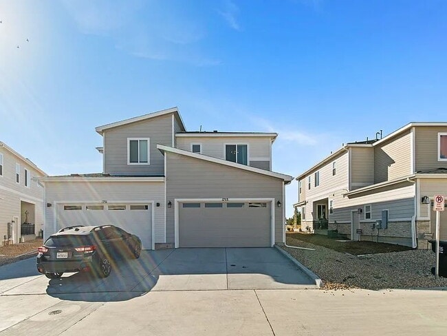 Building Photo - Stunning 3 bedroom, 2.5 bathroom home. New...