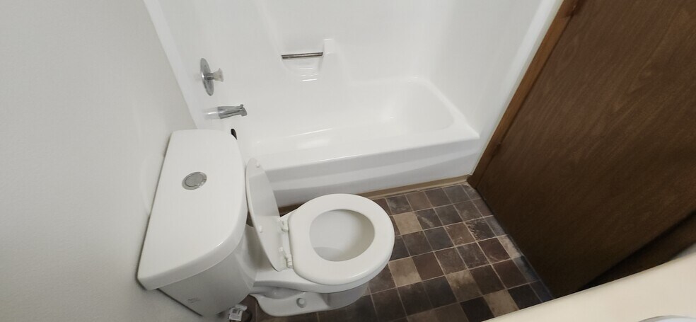 Building Photo - 926 17th St S