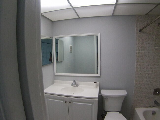 Building Photo - 258 Normandy F