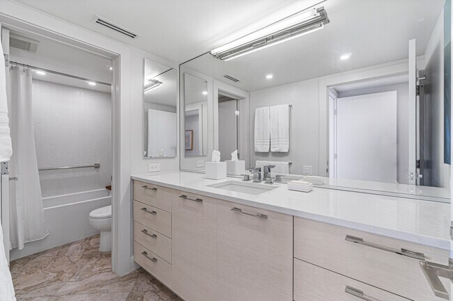 Building Photo - 2784 S Ocean Blvd