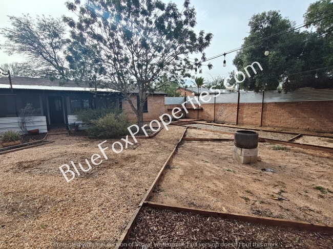 Building Photo - 3137 E Pima St