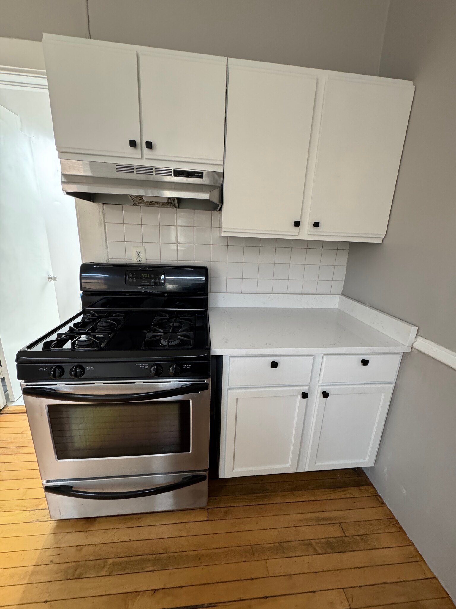 Building Photo - 3353 S Emerald Ave