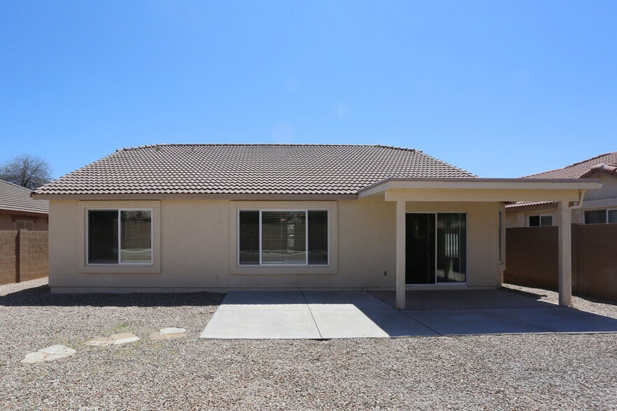 Building Photo - 15316 W Laurel Ln