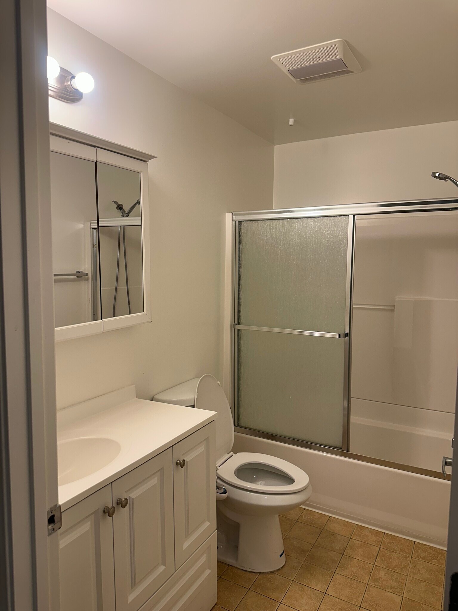 Building Photo - 14352 Tiara St