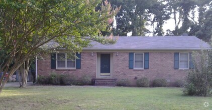 Building Photo - Cozy 3-Bedroom, 2.5 Bathroom Brick Home