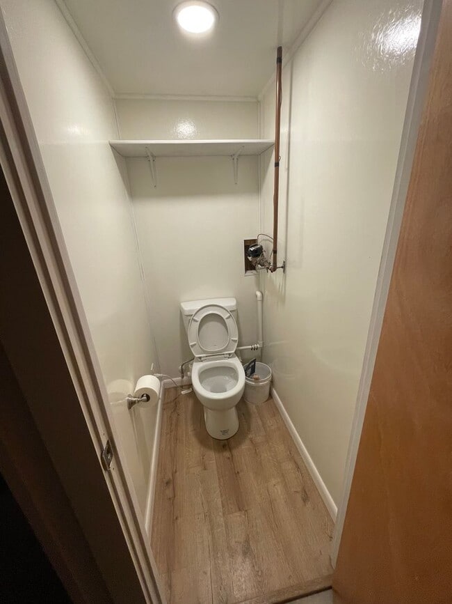 Building Photo - 3 Bed 1.5 Bath Updated Townhouse in Manche...