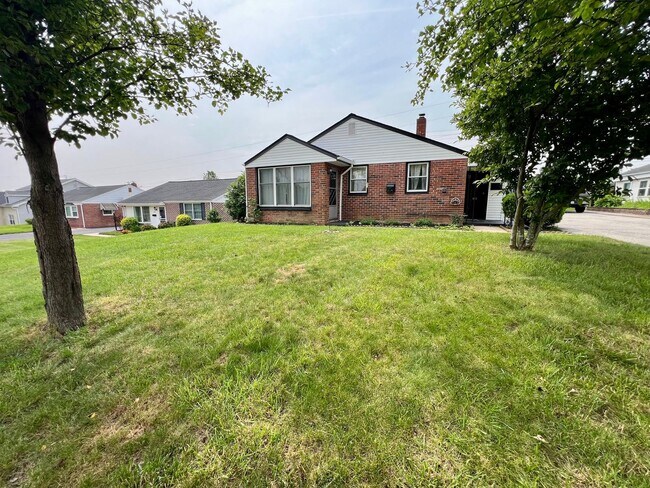 Building Photo - Stunning Single Family Home in King of Pru...