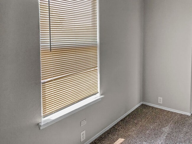Building Photo - Charming 4 Bedroom Two Story Home in Ft. W...