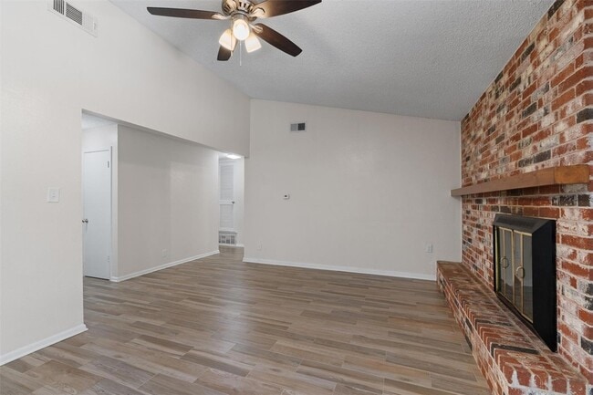Building Photo - 325 Heartwood Dr