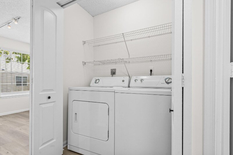 Building Photo - 1125 Crystal Way