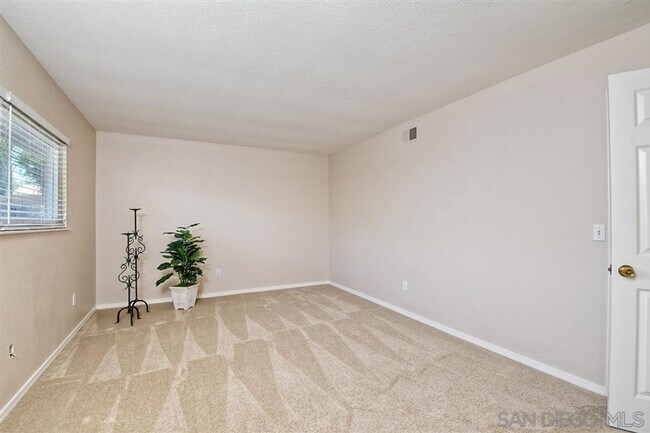 Building Photo - Move-In Ready 3 Bedroom Home with Bonus Ro...