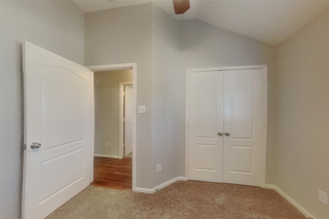 Building Photo - 3631 Royal Royce Dr