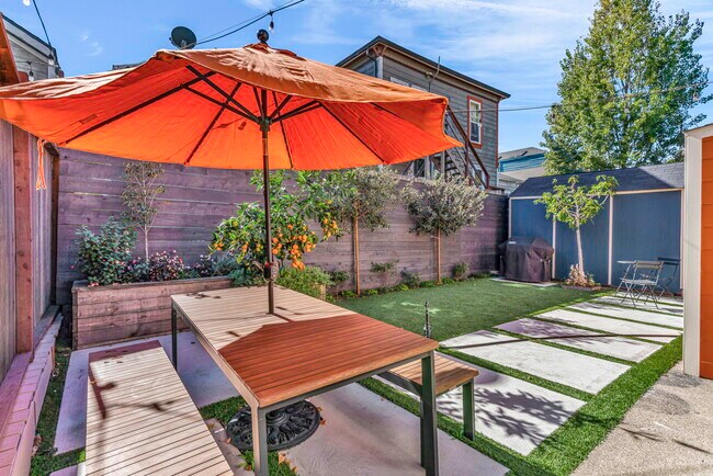 Building Photo - 1423 11th St