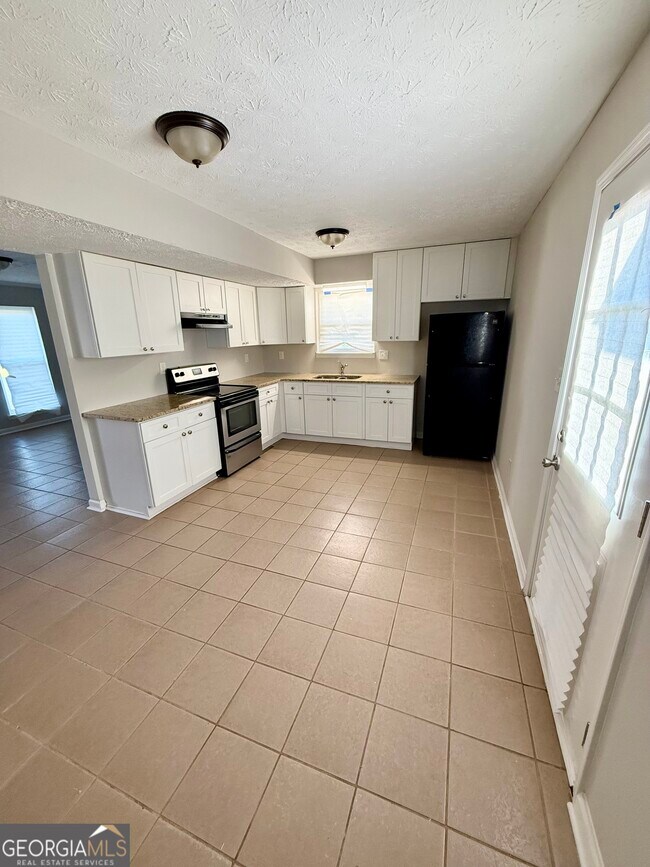 Building Photo - 240-240 Toby Springs Ln