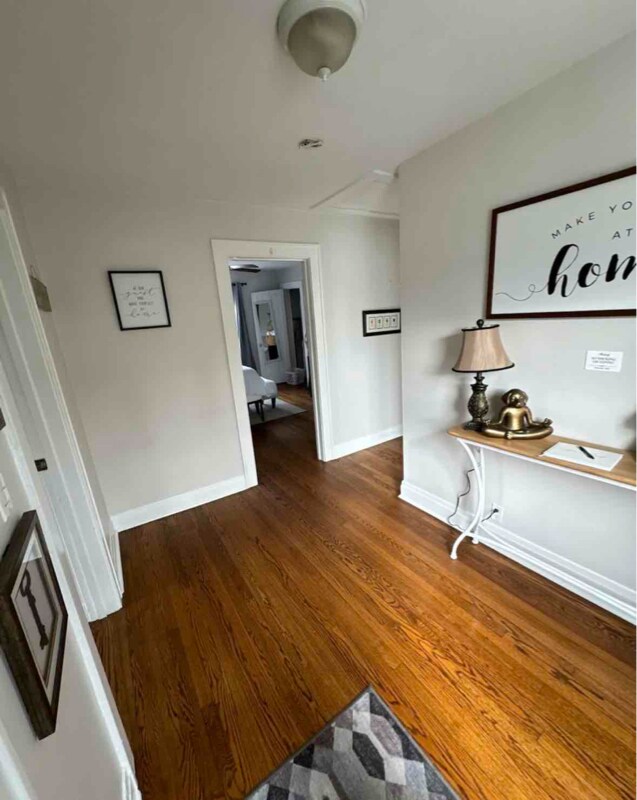 Building Photo - 161 E North Ave