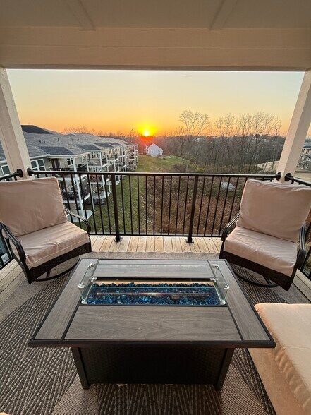 Building Photo - 610 Foxhill Dr