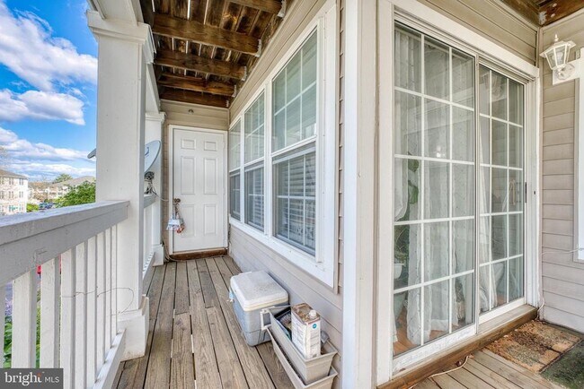 Building Photo - 8099 Lacy Dr