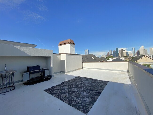 Building Photo - 1012 Crocker St