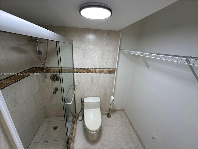 Building Photo - 6039 Collins Ave