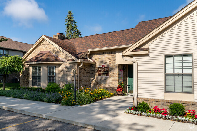 Building Photo - Rolling Hills Apartments