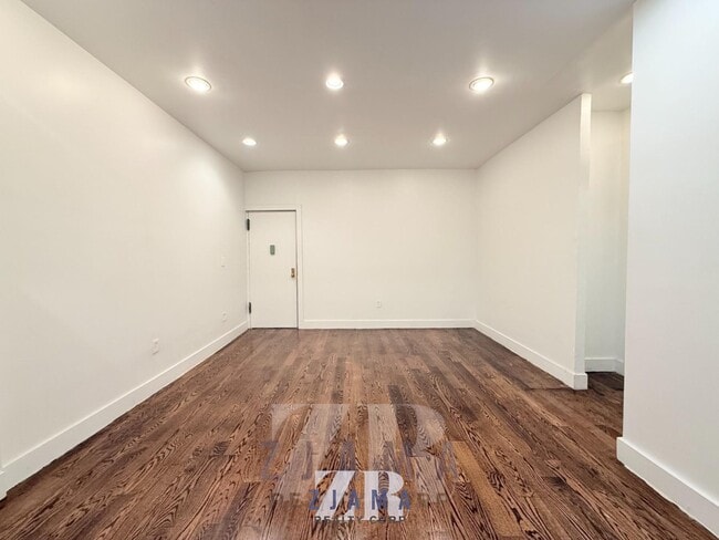Building Photo - 410 Eastern Pkwy