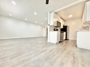 Building Photo - 5311 Hermitage Ave.