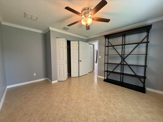 Building Photo - 5574 43rd Ct