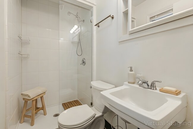 Building Photo - Lovely, Remodeled 3-Bedroom Home in West Asheville with Fenced-In Yard (6 or 12 Month Lease Options)