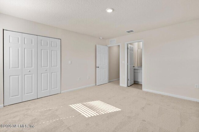 Building Photo - 21 Temple Dr