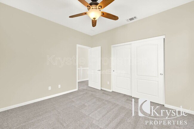 Building Photo - 8388 Bennington Ct