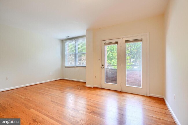 Building Photo - 123 W Barre St