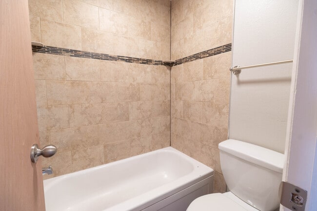 DSC03972 - Creekside