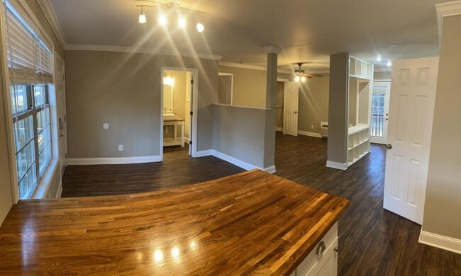 Building Photo - 1435 Fernwood Glendale Rd