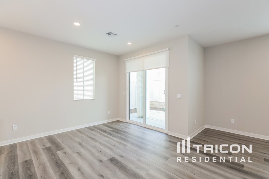 Building Photo - 28193 Cookhouse Ln