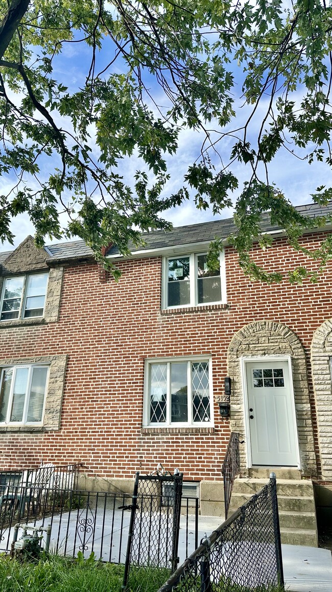 Primary Photo - 5152 Crestwood Dr